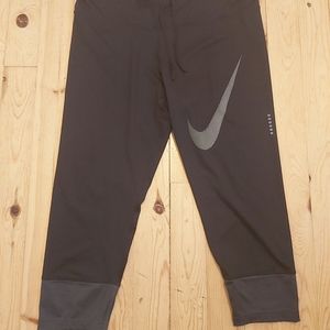 Nike crop tights